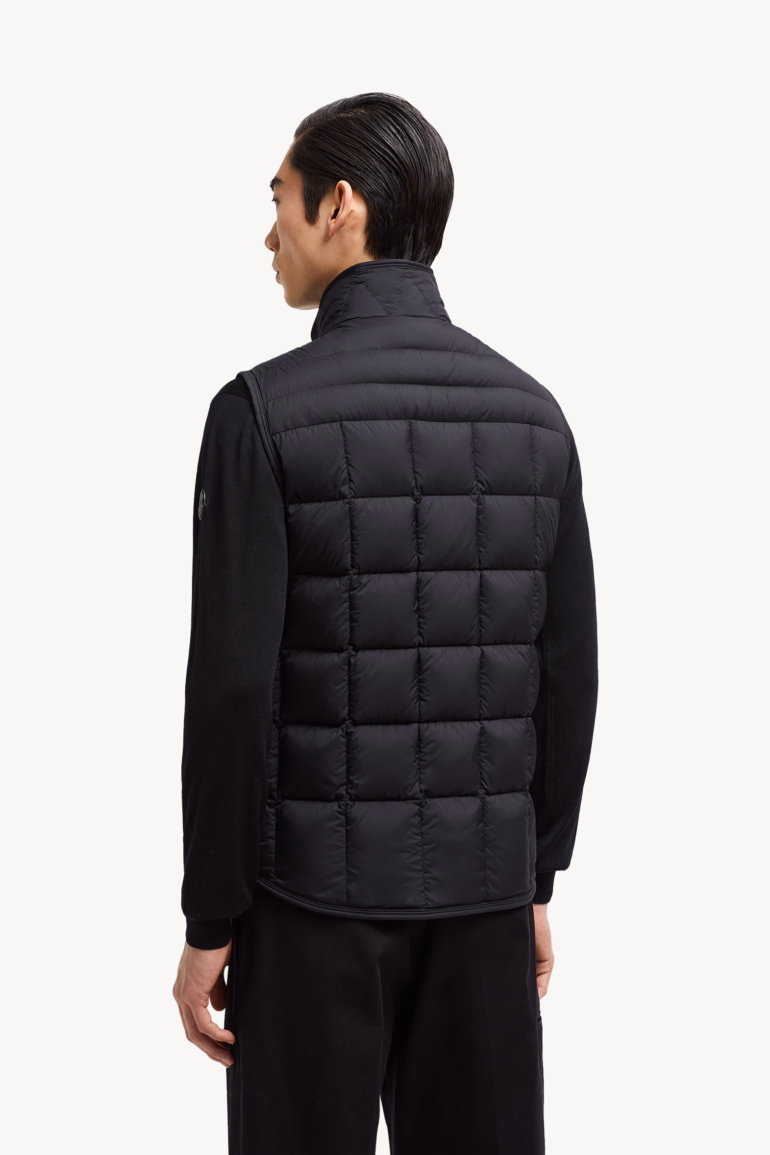 Estagnous Down Vest Men Black Moncler 5